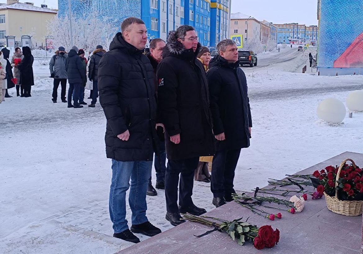 Сегодня в нашей стране отмечается День Героев Отечества — день памяти и признания тех, кто своим мужеством и верностью Родине внёс неоценимый вклад в её защиту и развитие Сегодня в нашей стране отмечается День Героев Отечества — день памяти и признания тех, кто своим мужеством и верностью Родине внёс неоценимый вклад в её защиту и развитие