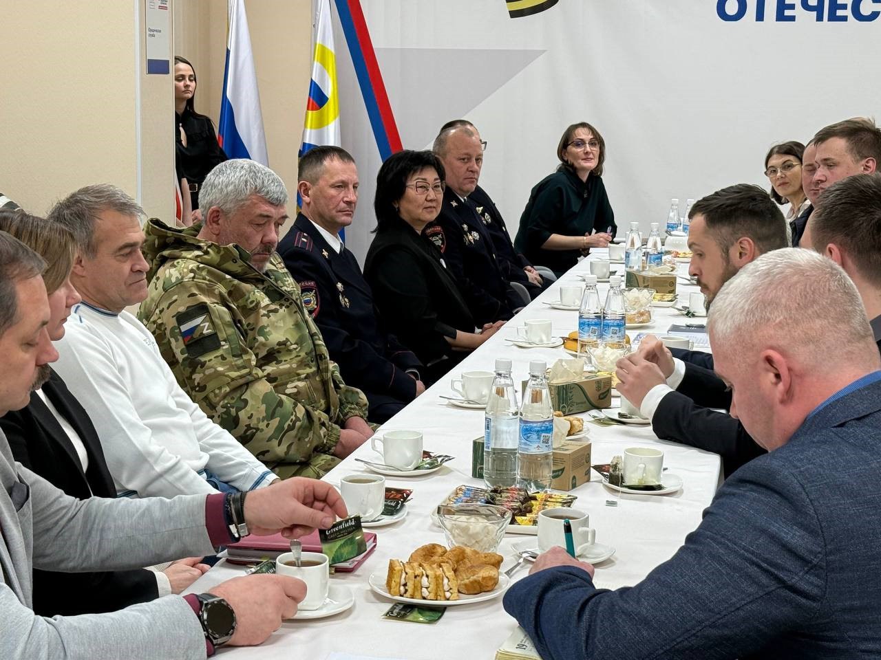 В Анадыре прошла встреча ветеранов боевых действий с руководством округа ко Дню Героев Отечества В Анадыре прошла встреча ветеранов боевых действий с руководством округа ко Дню Героев Отечества