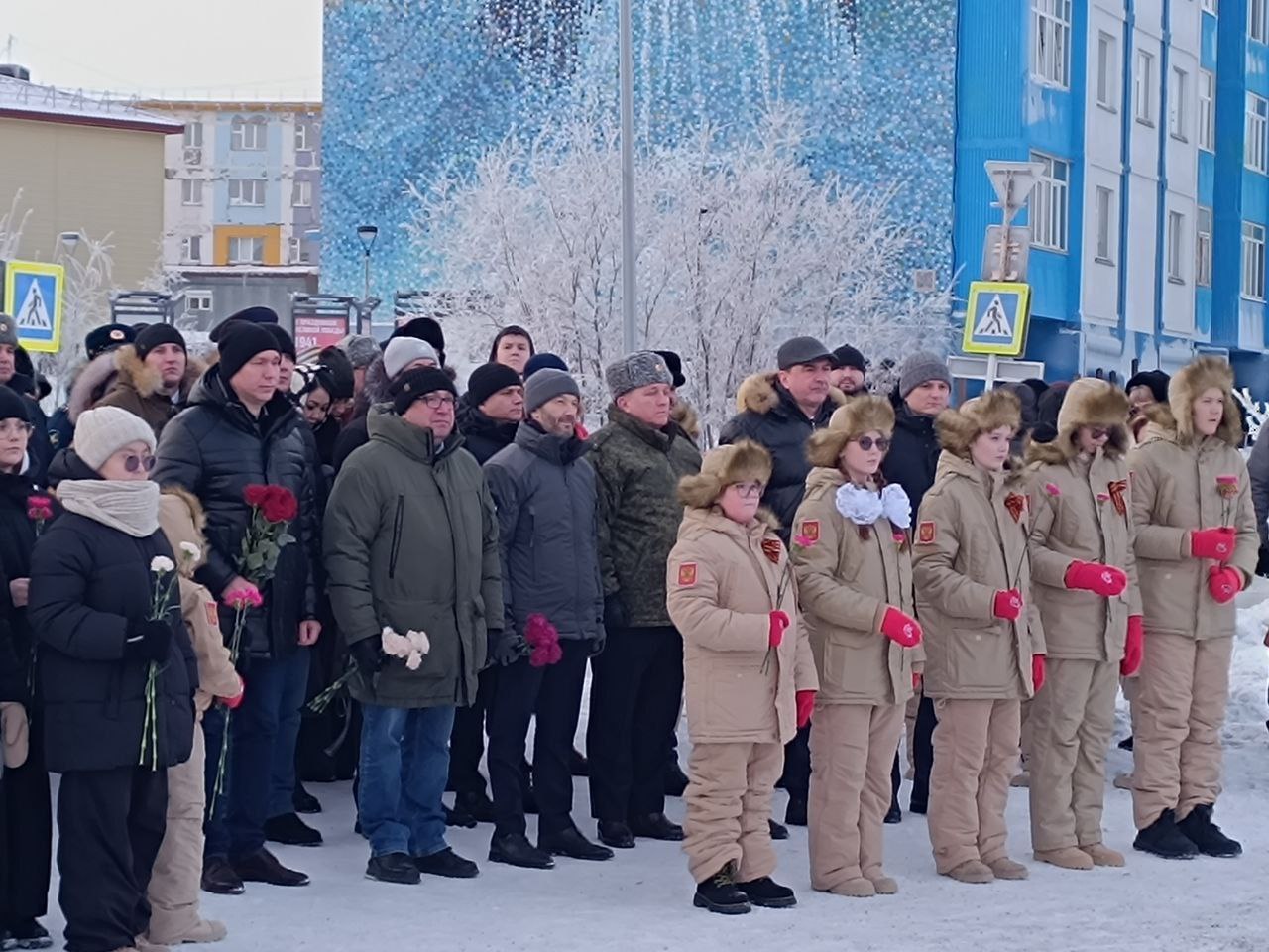 Сегодня в нашей стране отмечается День Героев Отечества — день памяти и признания тех, кто своим мужеством и верностью Родине внёс неоценимый вклад в её защиту и развитие