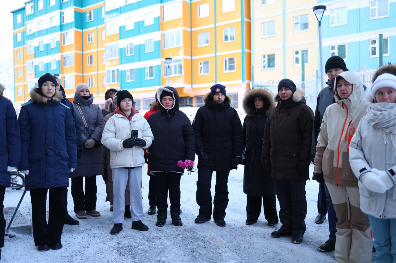 В Анадыре открыли четыре мемориальные таблички на домах участников СВО