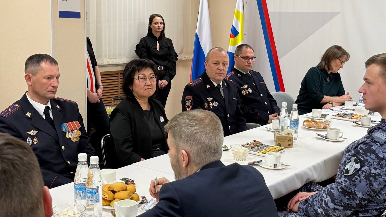 В Анадыре прошла встреча ветеранов боевых действий с руководством округа ко Дню Героев Отечества В Анадыре прошла встреча ветеранов боевых действий с руководством округа ко Дню Героев Отечества