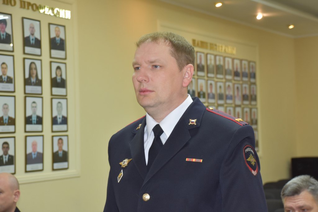 Врио начальника УМВД России по Чукотскому автономному округу Максим Данилов поздравил сотрудников с Днём службы связи Врио начальника УМВД России по Чукотскому автономному округу Максим Данилов поздравил сотрудников с Днём службы связи