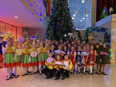 Хореографический ансамбль "Северная росинка" Детской школы искусств города Анадырь поздравил жителей Чукотки с Днём рождения