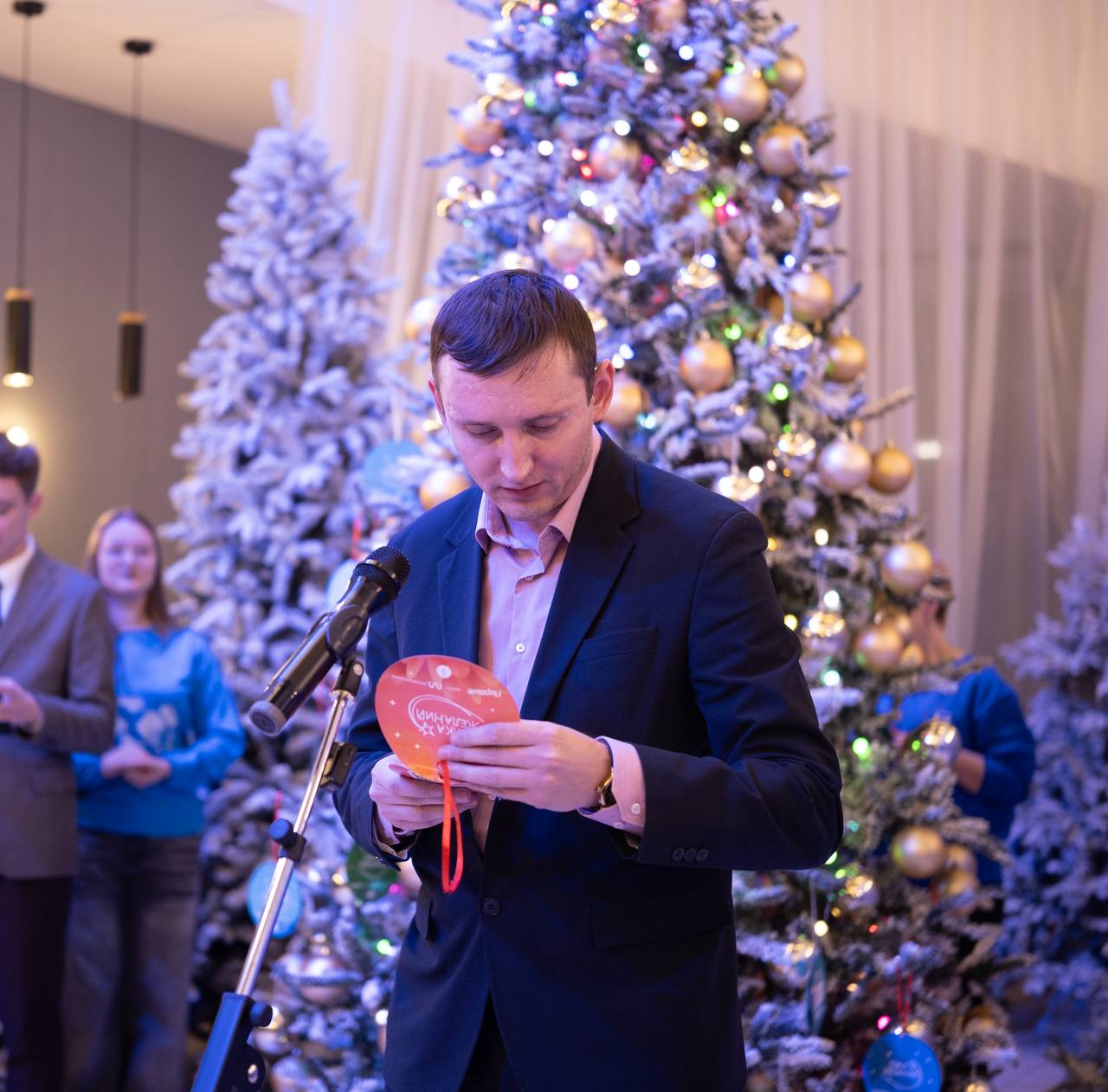 Принял участие в акции «Ёлка желаний» Принял участие в акции «Ёлка желаний»