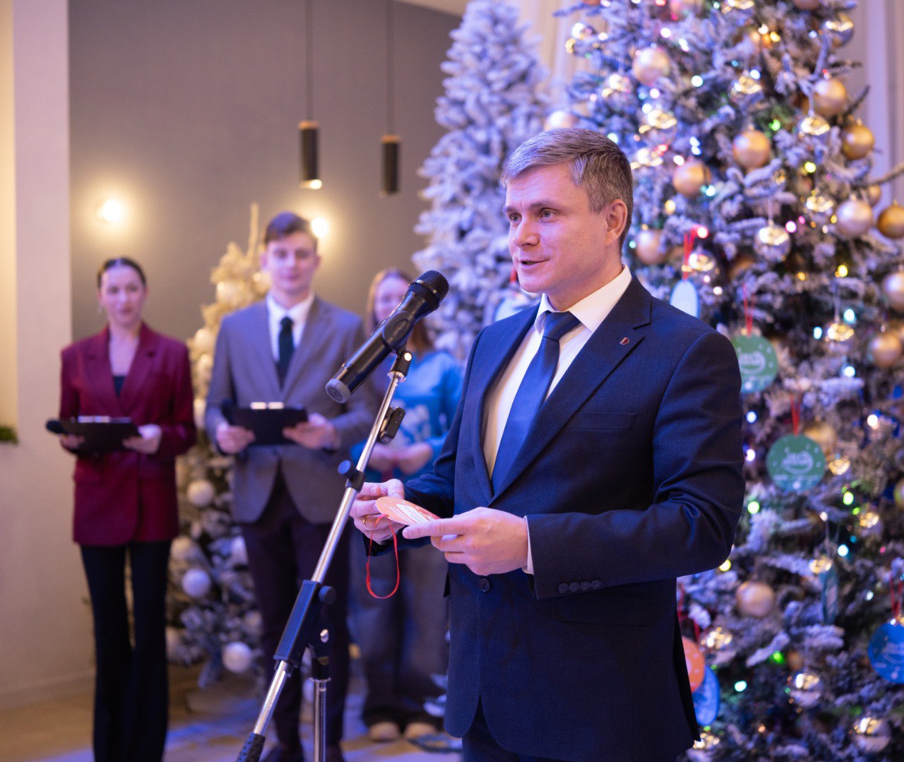 Друзья! Двадцать дней остаётся до Нового года - пора, когда веришь в чудеса и хочешь, чтобы у каждого ребёнка сбылась заветная мечта Друзья! Двадцать дней остаётся до Нового года - пора, когда веришь в чудеса и хочешь, чтобы у каждого ребёнка сбылась заветная мечта