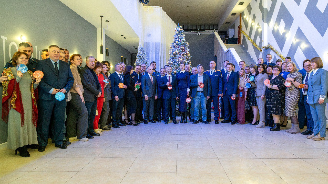 Друзья! Двадцать дней остаётся до Нового года - пора, когда веришь в чудеса и хочешь, чтобы у каждого ребёнка сбылась заветная мечта Друзья! Двадцать дней остаётся до Нового года - пора, когда веришь в чудеса и хочешь, чтобы у каждого ребёнка сбылась заветная мечта