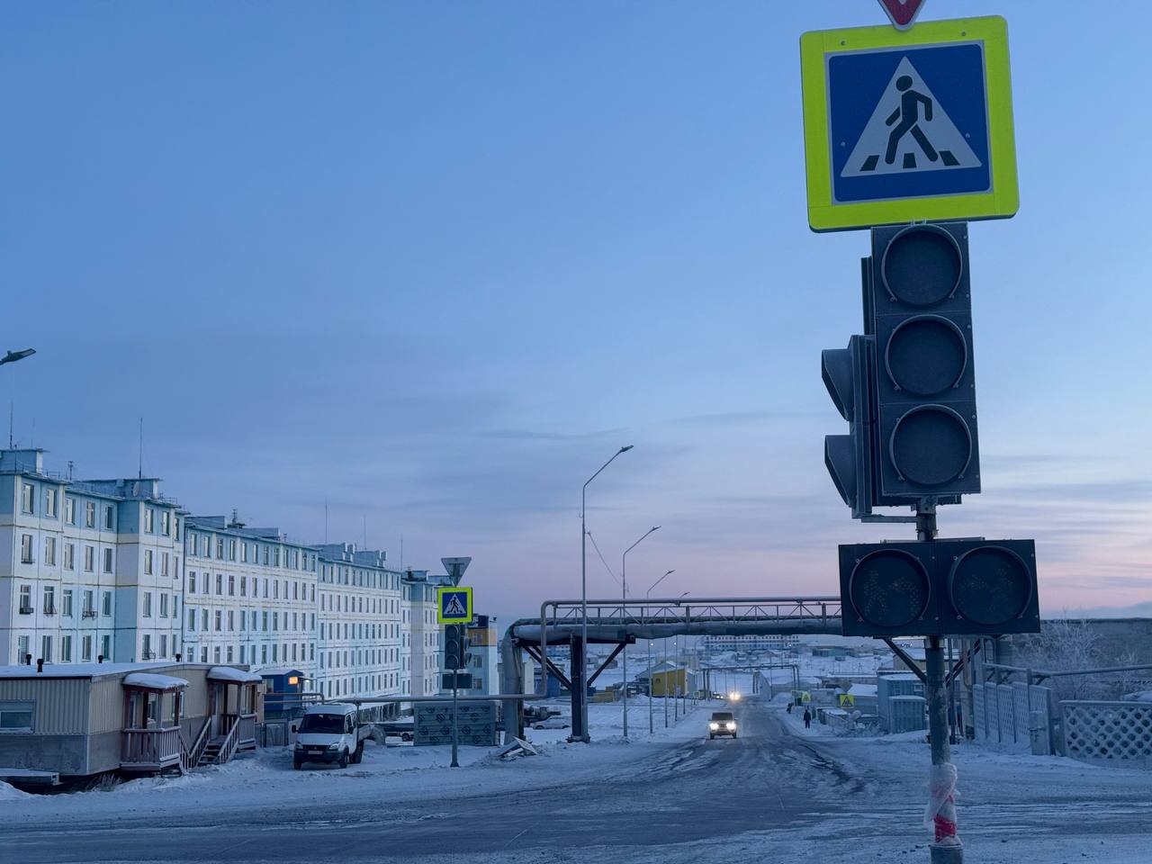 В Анадыре в рамках нацпроекта «Инфраструктура для жизни» установили новые светофорные объекты В Анадыре в рамках нацпроекта «Инфраструктура для жизни» установили новые светофорные объекты