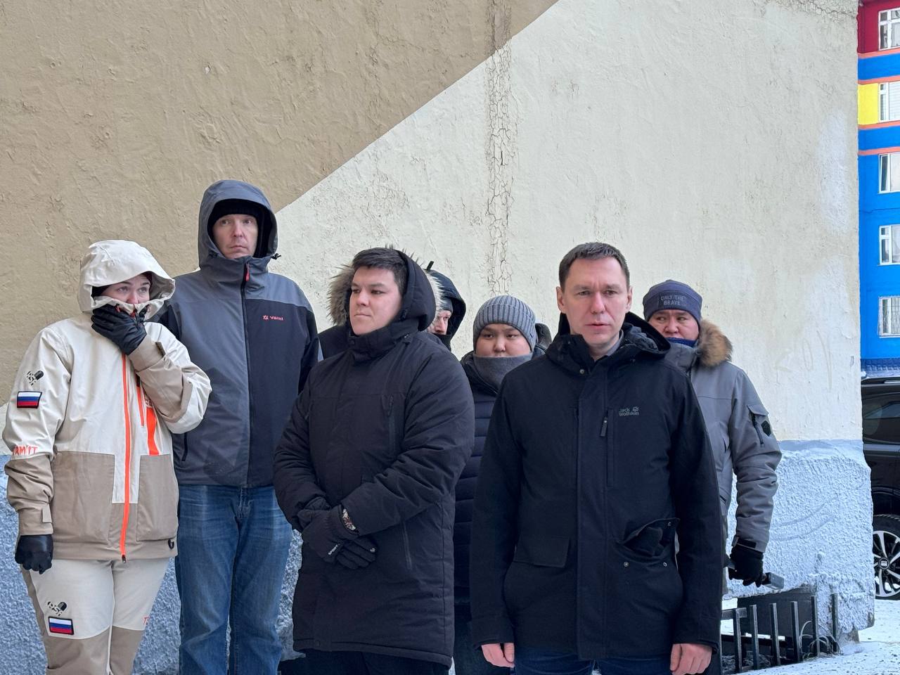 В Анадыре состоялась торжественная церемония открытия мемориальных табличек в память о героях СВО В Анадыре состоялась торжественная церемония открытия мемориальных табличек в память о героях СВО