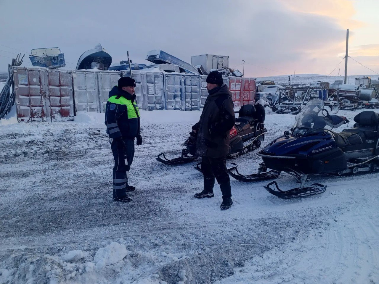 Госавтоинспектор провёл профилактическую работу в селе Усть-Белая Анадырского района Госавтоинспектор провёл профилактическую работу в селе Усть-Белая Анадырского района