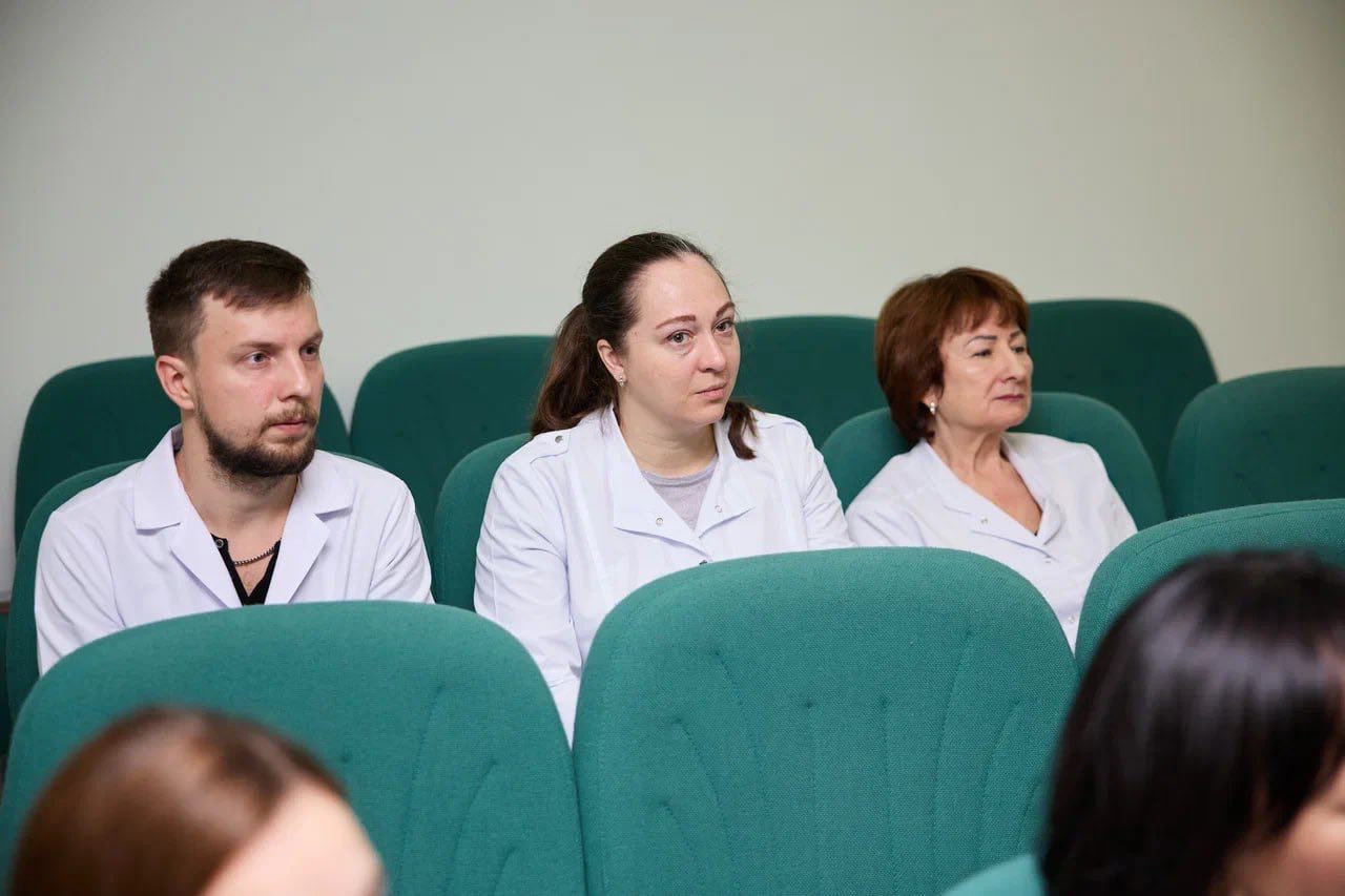 Губернатор Чукотского автономного округа Владислав Гариевич Кузнецов принял участие в планерном совещании в Чукотской окружной больнице Губернатор Чукотского автономного округа Владислав Гариевич Кузнецов принял участие в планерном совещании в Чукотской окружной больнице