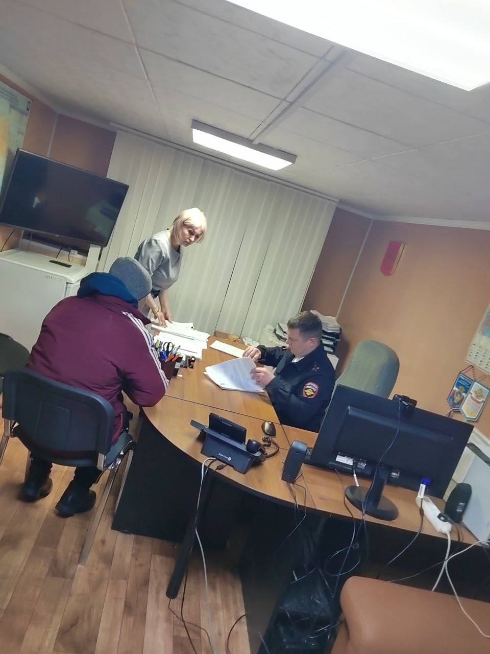 В посёлке Беринговский сотрудники миграционного пункта Отделения полиции (дислокация пгт Угольные Копи) МОМВД России «Анадырский» выявили трёх граждан из ближнего зарубежья, допустивших нарушения режима пребывания в...