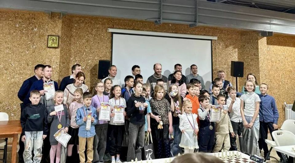 В столице округа прошел новогодний блиц-турнир по шахматам!