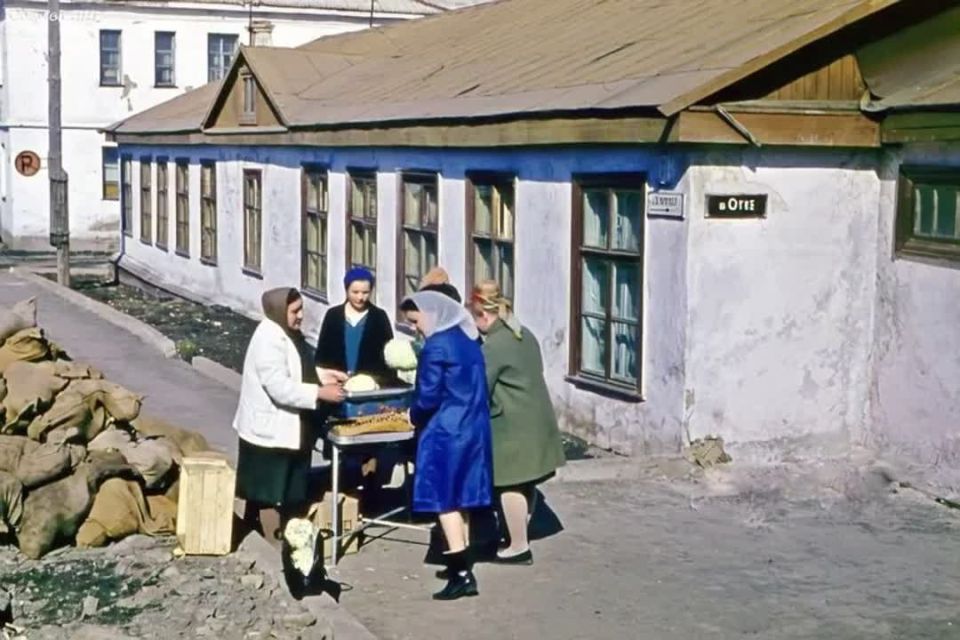 Минутка истории.. 61 год назад, Указом Президиума Верховного Совета РСФСР от 12 января 1965 года, рабочему поселку Анадырь был присвоен статус города