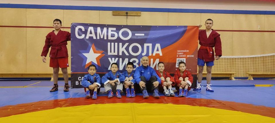 «Самбо — в школу!». Центр образования села Мейныпильгыно стал полноправным участником одного из крупнейших образовательно-спортивных проектов страны, направленного на продвижение в школах Российской Федерации вида спорта...