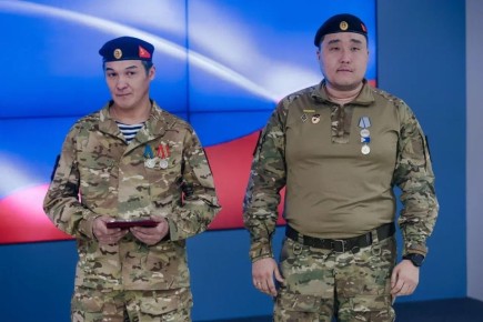 Награждённые участники СВО на Чукотке получают региональную единовременную выплату