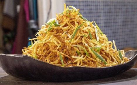 Салат “Муравейник”: невероятно вкусно и просто к новогоднему столу