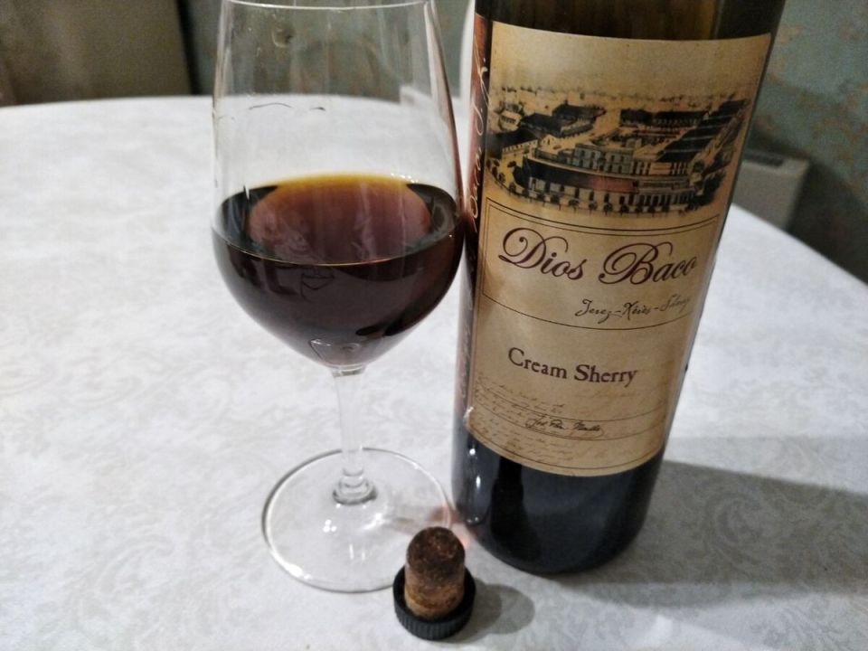 Сладость и пряность в одном бокале: обзор Dios Baco Cream Sherry
