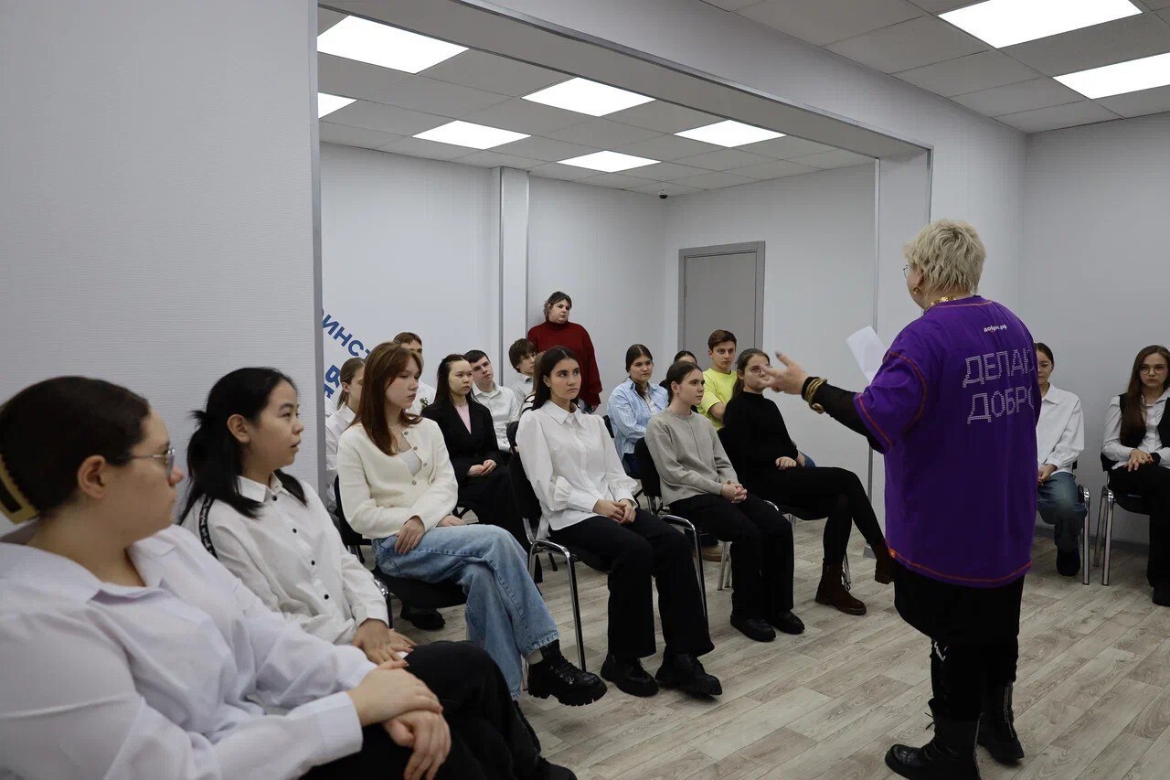 Чукотским волонтёрам рассказали о добровольцах Великой Победы Чукотским волонтёрам рассказали о добровольцах Великой Победы