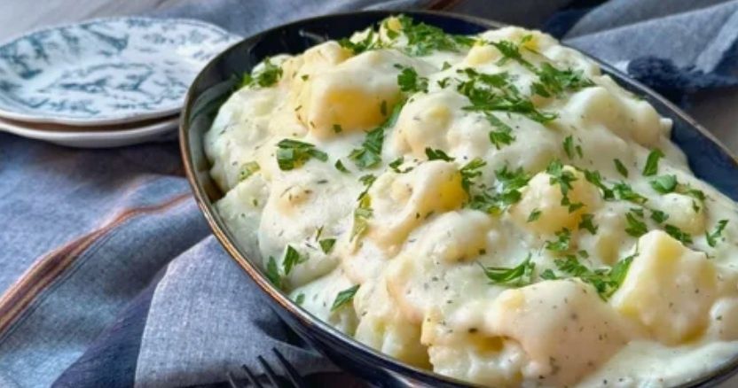 Как приготовить нежный картофель, тушеный в молоке