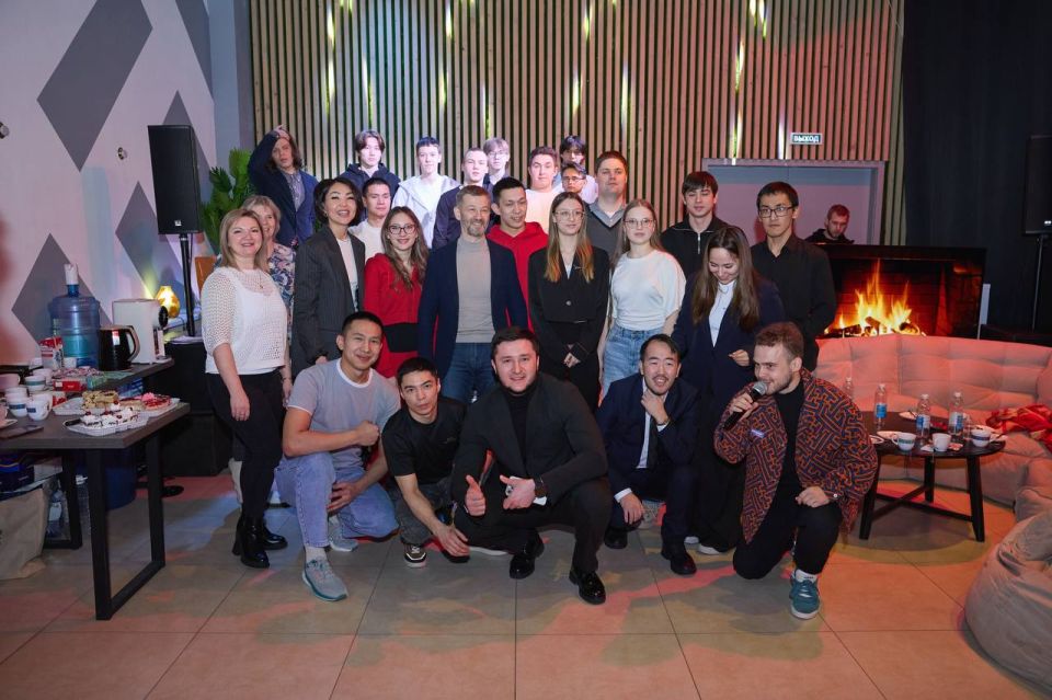 Вчерашний квартирник в рамках «Кузницы идей» получился именно таким, как нужно — тёплым и душевным