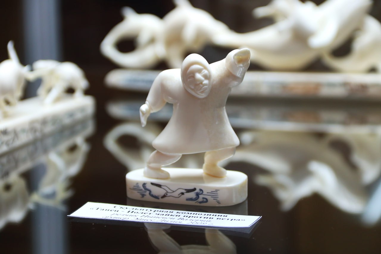 Уэленская косторезная мастерская: легенда Чукотки готовится к 95-летию Уэленская косторезная мастерская: легенда Чукотки готовится к 95-летию