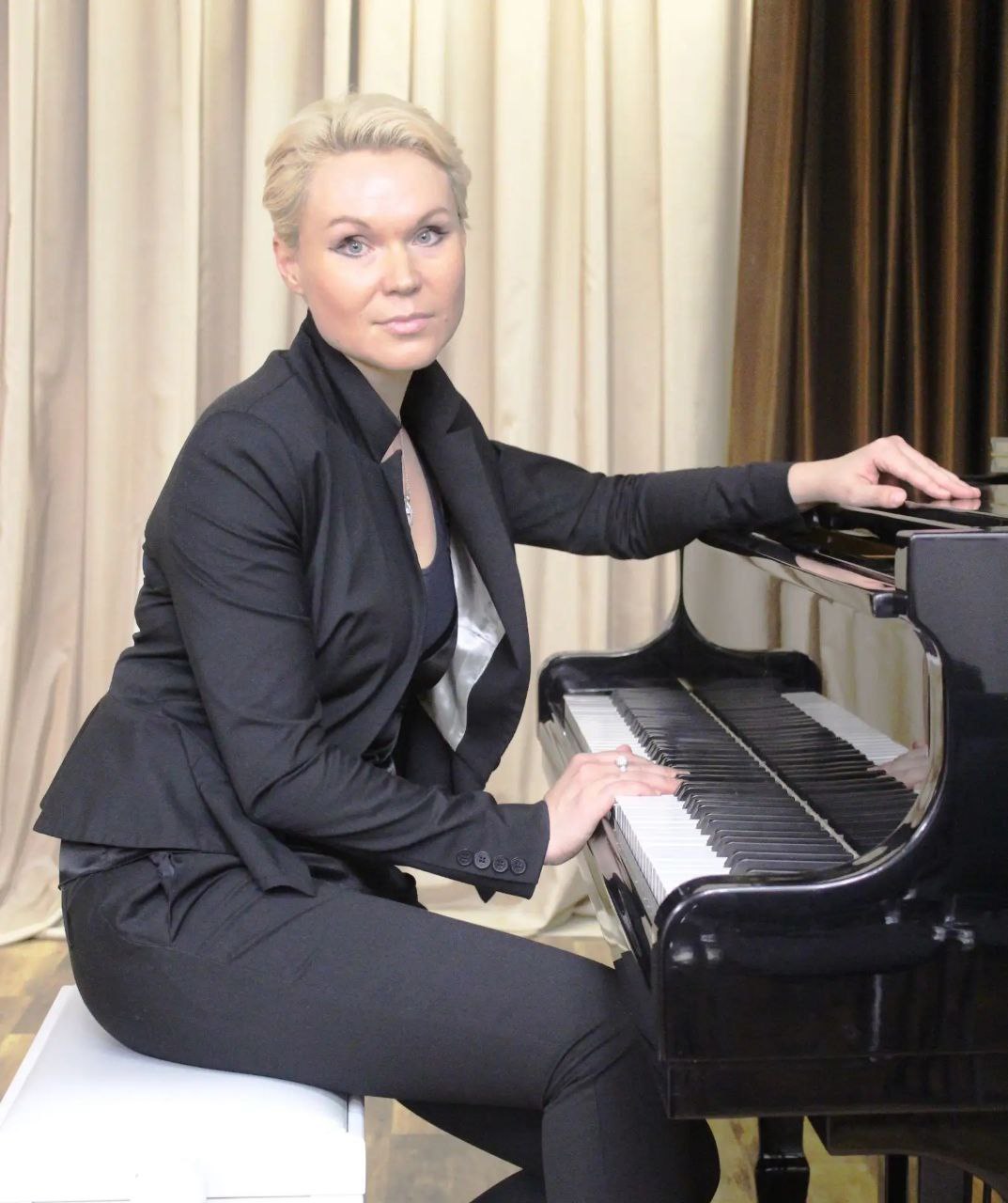 Преподаватель Детской школы искусств Анастасия Валерьевна Турыгина – участник муниципального этапа окружного конкурса «Педагог Чукотки - 2026» в номинации "Педагог дополнительного образования"!