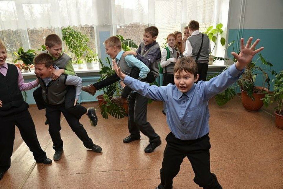 С 1 сентября 2026 года в российских школах вводят оценки за поведение: как избежать проблем родителям