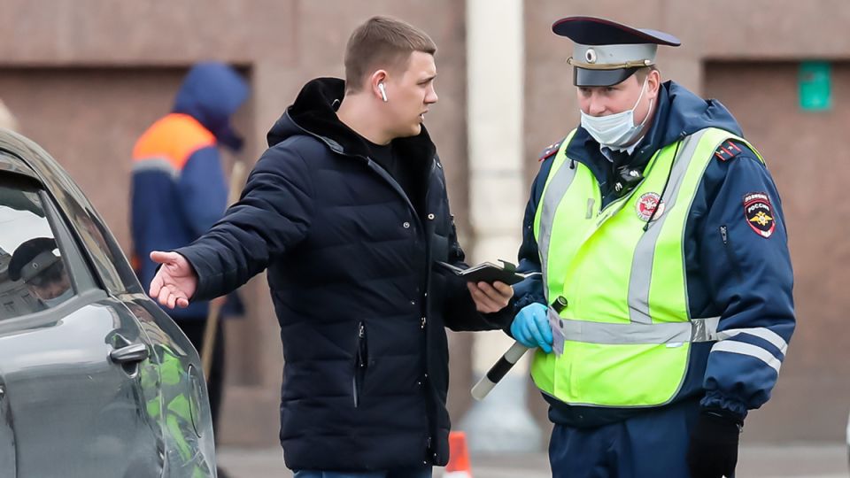 Как проезд на желтый сигнал становится поводом для потери прав