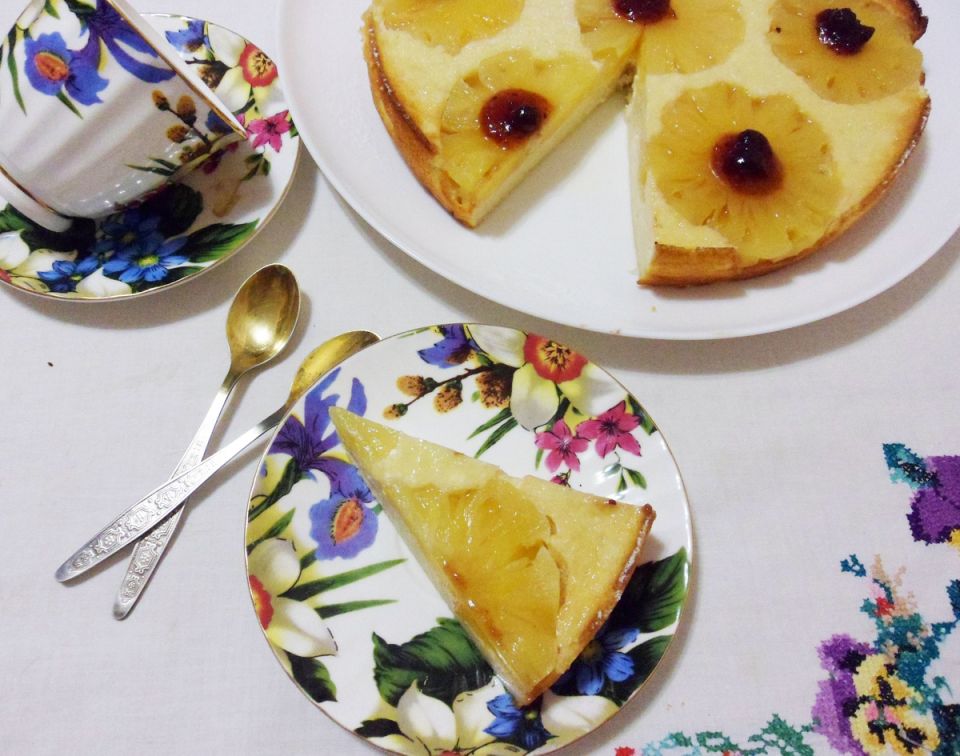 Нежная творожная запеканка с ананасами: освежите привычный вкус