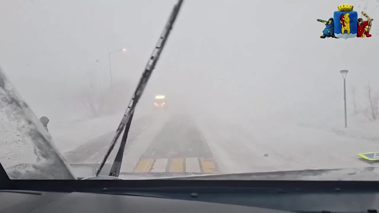 Части кровель и фасадов сорвало в Анадыре