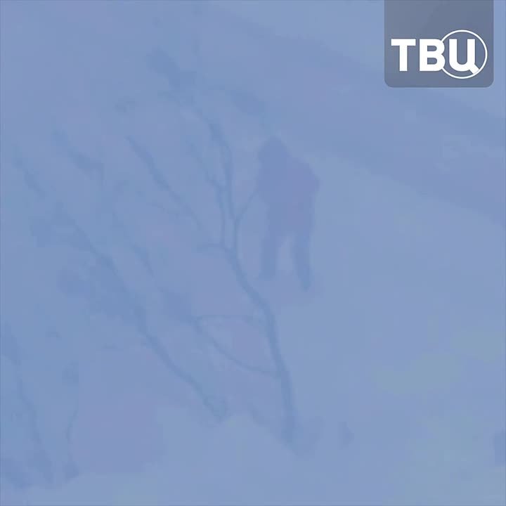 Февраль решил оторваться напоследок: метель сносит крыши на Чукотке