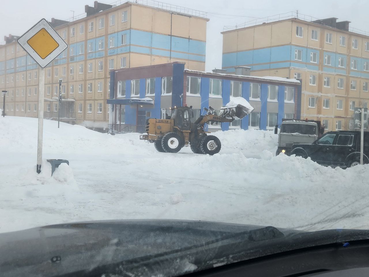 Город остаётся во власти непогоды Город остаётся во власти непогоды