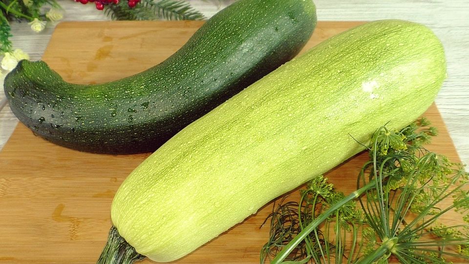 Секреты маринованных кабачков: как сделать заготовку, которая исчезнет до весны