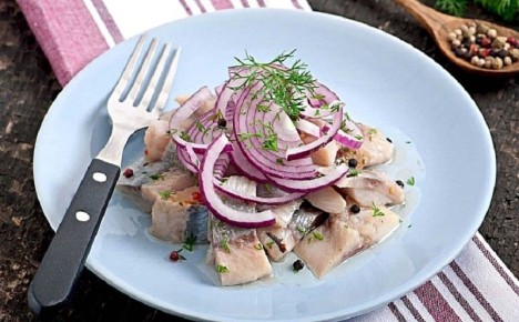 Как сделать малосольную селедку за три дня: секреты и рекомендации