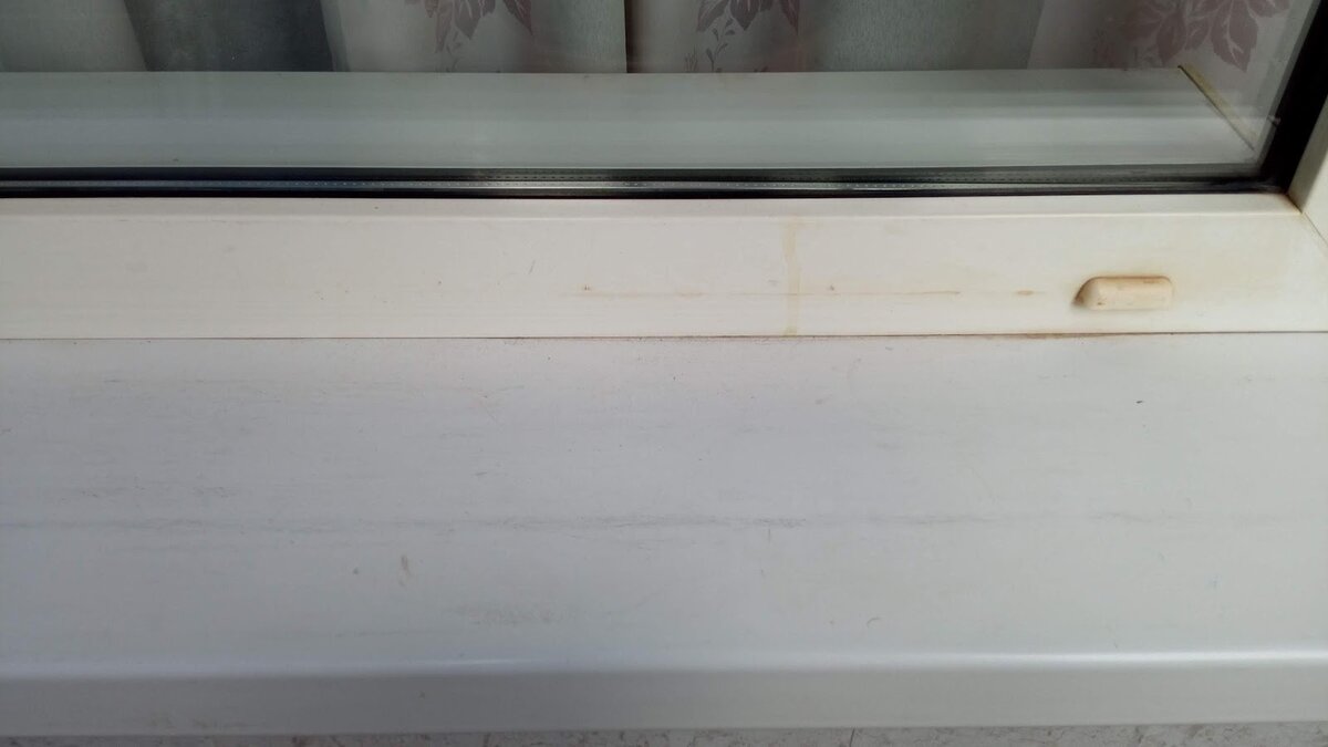 Как быстро вернуть чистоту подоконникам без лишних усилий