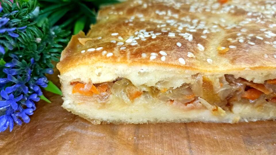 Пирог с капустой на кефире: уютный рецепт для домашнего вечера