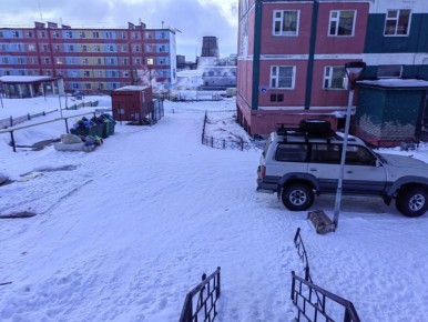 Уважаемые жители!. Сегодня была зафиксирована ситуация, когда автомобиль заблокировал подъезд к контейнерной площадке для сбора мусора по адресу: ул. Энергетиков, д. 24. Просим автовладельцев соблюдать правила парковки и...