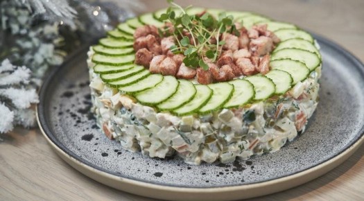 Оливье с куриной грудкой и горчичной заправкой: новый взгляд на классический салат