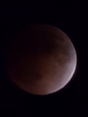 Кадры лунного затмения в Анадыре