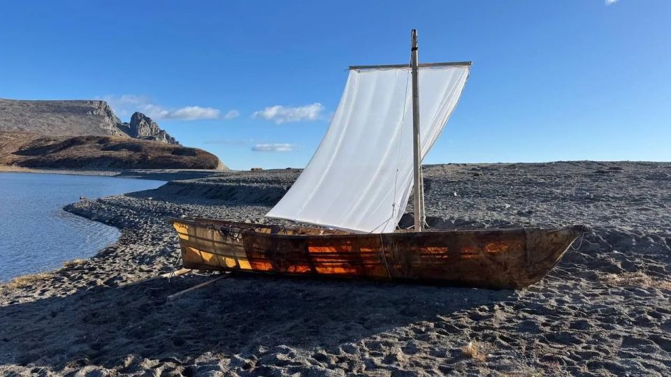 Сегодня (5 марта) на канале "Культура" покажут процесс создания эскимосской грузовой байдары в селе Сиреники