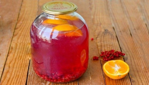Компот из красной смородины с апельсином: осенний уют в банке