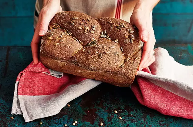 Идеальный плетеный хлеб из цельнозерновой муки