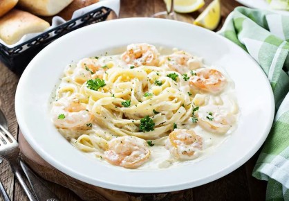 Паста с креветками в сливочно-чесночном соусе