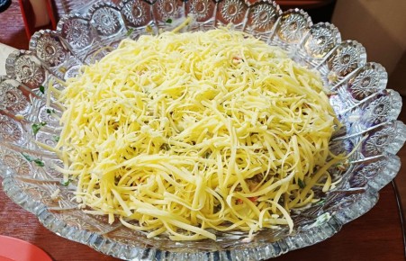 Салат «Выручайка»: быстро, вкусно и сытно