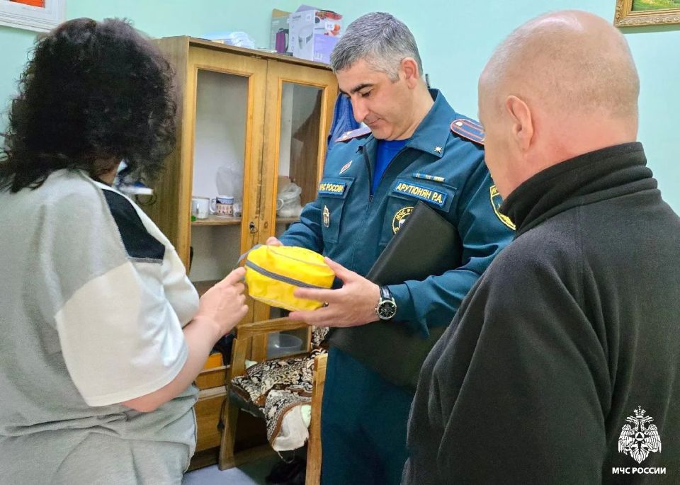 Профилактический визит в школу поселка Эгвекинот Профилактический визит в школу поселка Эгвекинот