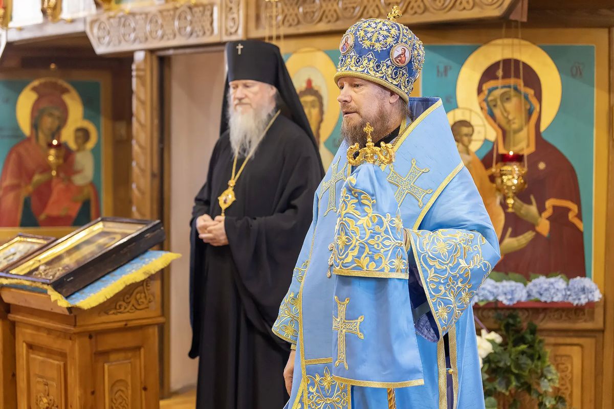Епископ Евфимий совершил Божественную литургию и молебен на начало учебного года в Свято-Троицком кафедральном соборе г. Анадыря Епископ Евфимий совершил Божественную литургию и молебен на начало учебного года в Свято-Троицком кафедральном соборе г. Анадыря
