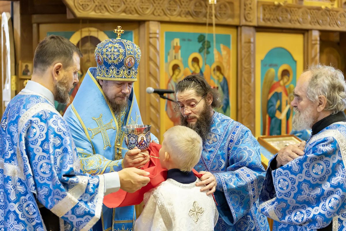 Епископ Евфимий совершил Божественную литургию и молебен на начало учебного года в Свято-Троицком кафедральном соборе г. Анадыря Епископ Евфимий совершил Божественную литургию и молебен на начало учебного года в Свято-Троицком кафедральном соборе г. Анадыря