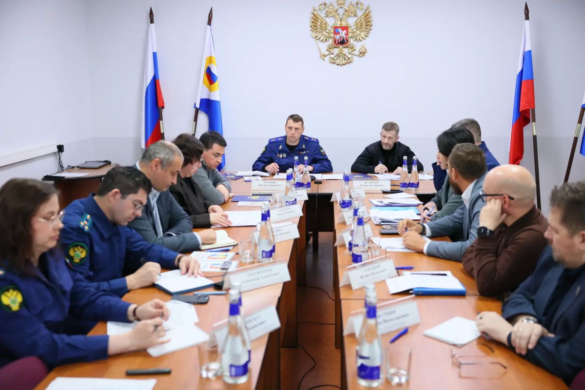Владислав Кузнецов: Чукотку с рабочим визитом посетил Заместитель Генерального прокурора Российской Федерации Виктор Дмитриевич Мельник Владислав Кузнецов: Чукотку с рабочим визитом посетил Заместитель Генерального прокурора Российской Федерации Виктор Дмитриевич Мельник