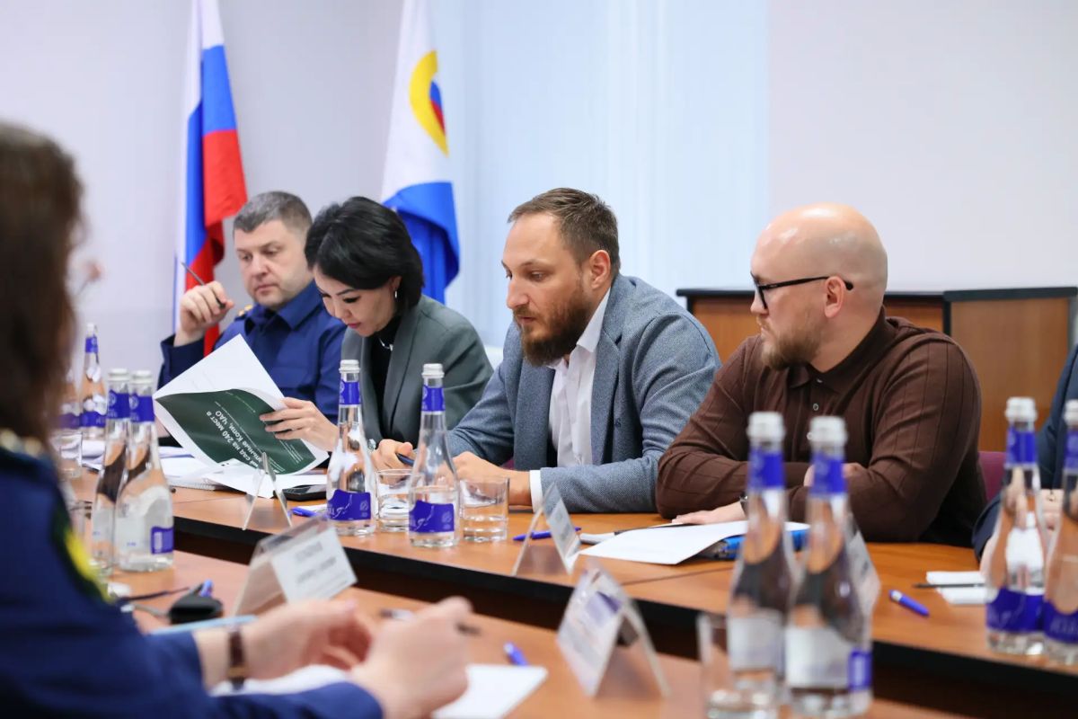 Владислав Кузнецов: Чукотку с рабочим визитом посетил Заместитель Генерального прокурора Российской Федерации Виктор Дмитриевич Мельник Владислав Кузнецов: Чукотку с рабочим визитом посетил Заместитель Генерального прокурора Российской Федерации Виктор Дмитриевич Мельник
