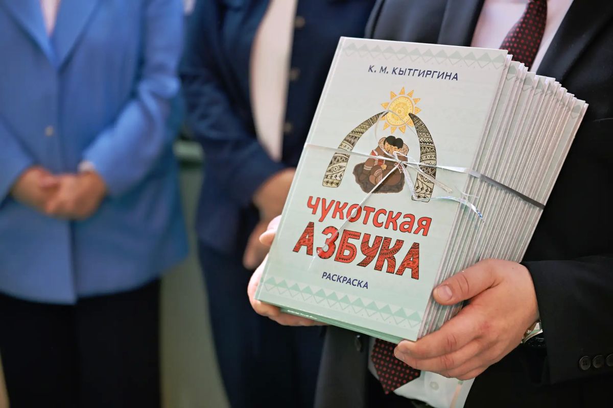 Владислав Кузнецов: Дорогие ребята, уважаемые педагоги и родители! Владислав Кузнецов: Дорогие ребята, уважаемые педагоги и родители!